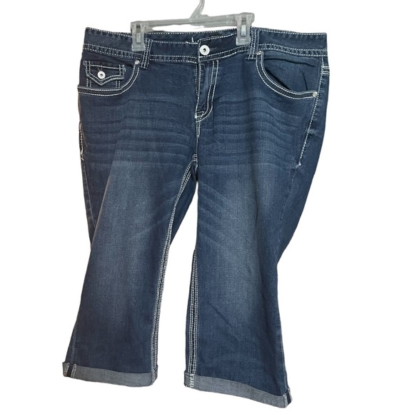 Ariya Jeans - a pair of shorts and a pair of capris , womens or teens - Picture 5 of 6
